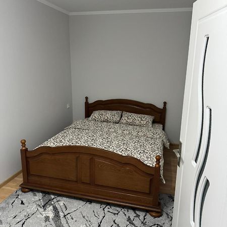 Apartament Str Grenoble Kišiněv Exteriér fotografie